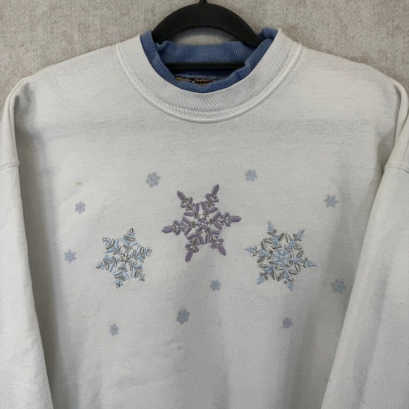 Top Stitch by Morning Sun Tops - Vtg Top Stitch Large Christmas Holiday Snowflake Embroidered Sweatshirt White